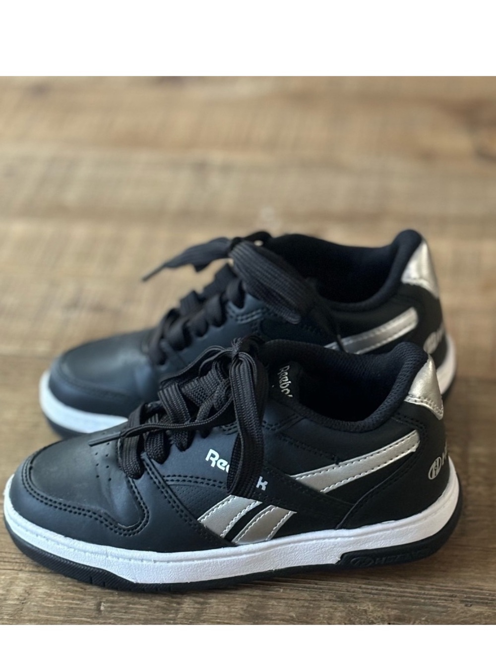 Heelys Reebok Wheeled Shoe Skate Sneaker. Boys Sz-1 NWOT Unisex